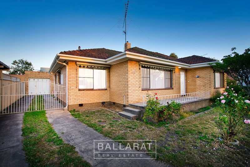 8 Ritchie Street, Brown Hill VIC 3350, Image 0