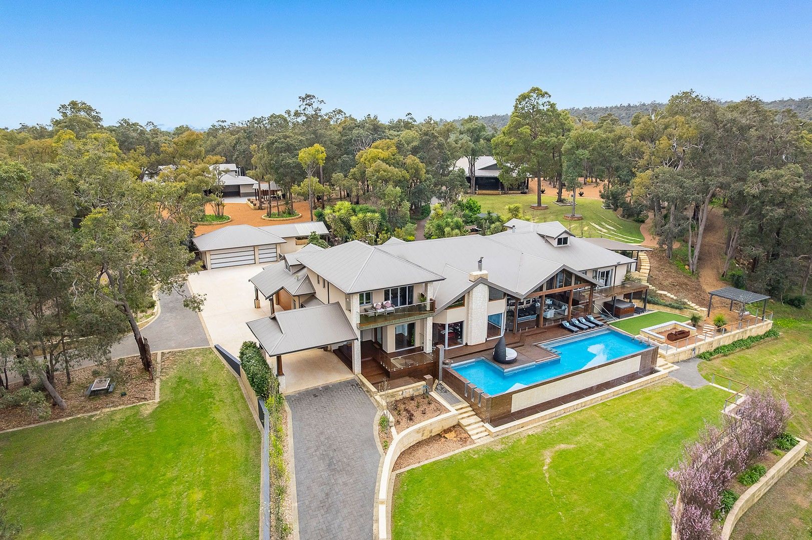 7 bedrooms House in 113 Kawina Road BICKLEY WA, 6076