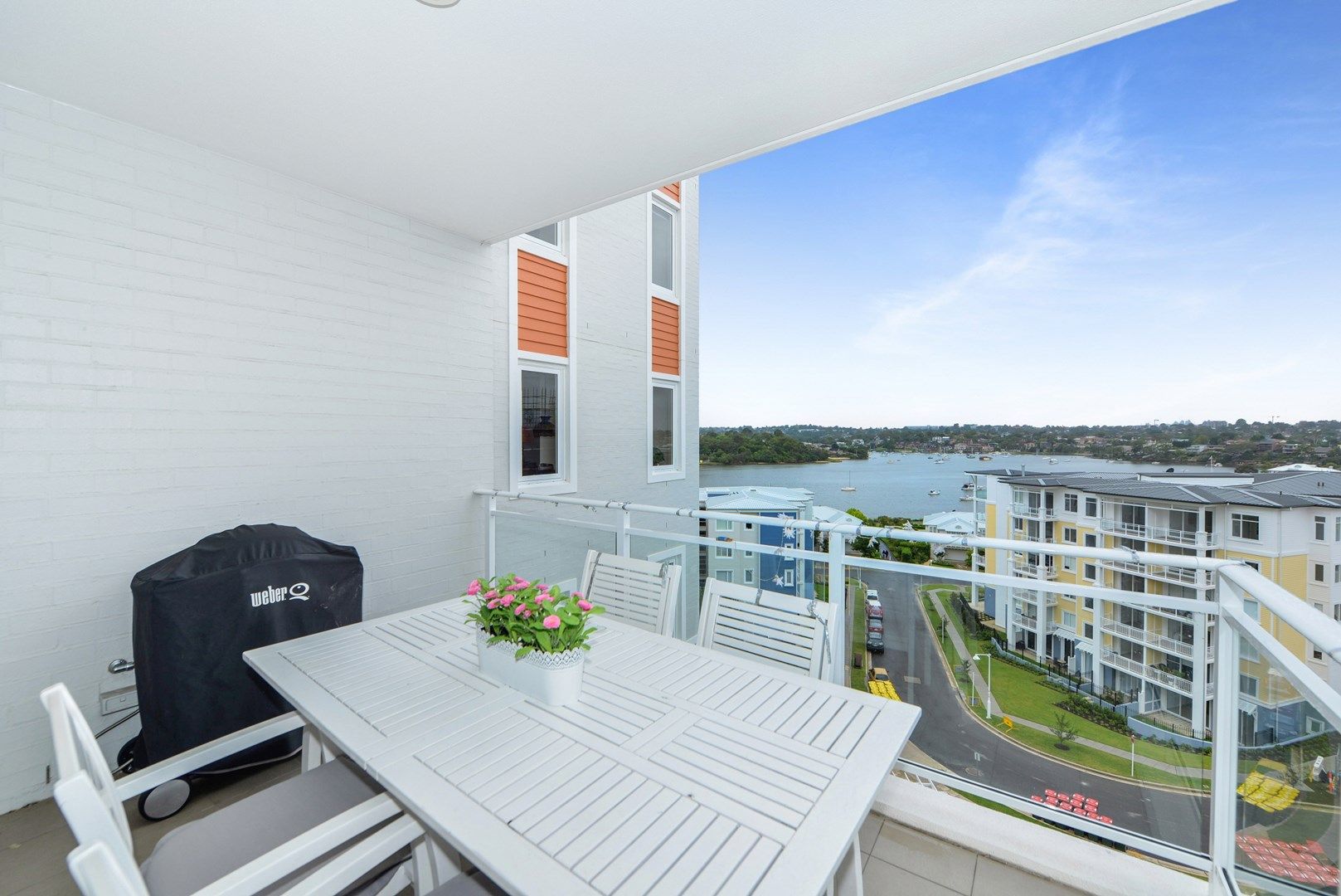 2 bedrooms Apartment / Unit / Flat in 601/18 Woodlands Avenue BREAKFAST POINT NSW, 2137