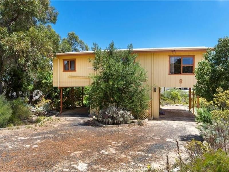 8 Burnett Road, Guilderton WA 6041, Image 2