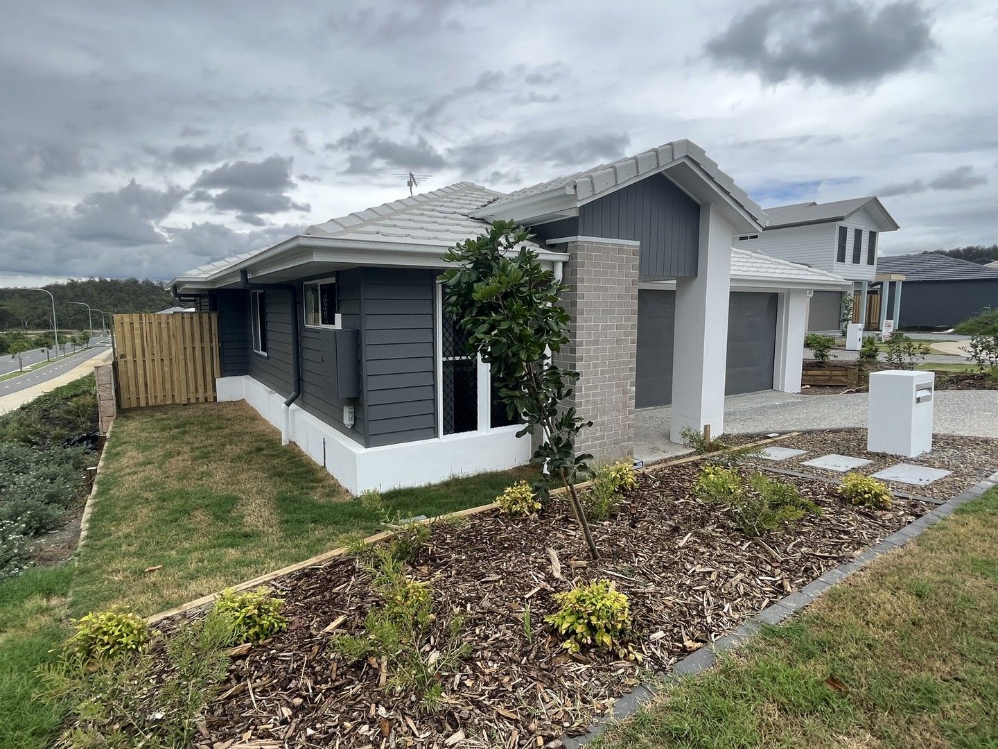 4 bedrooms House in 19 Loggers Court WHITE ROCK QLD, 4306