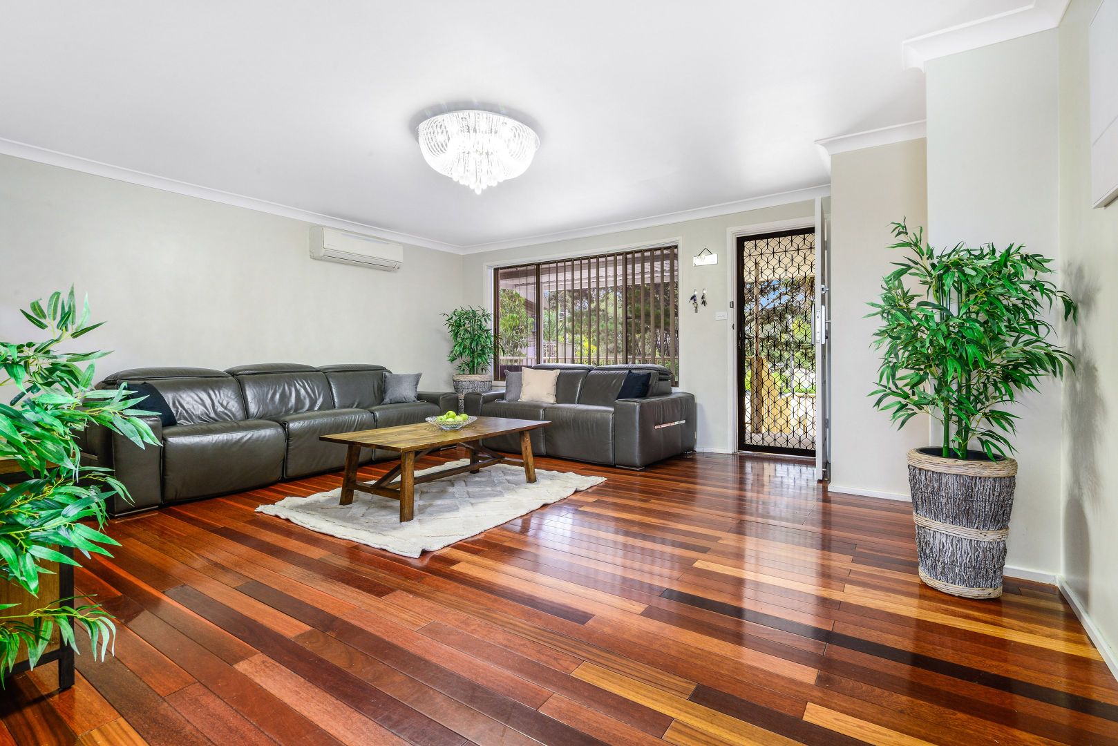 2 Lucy Avenue, Lansvale NSW 2166, Image 1