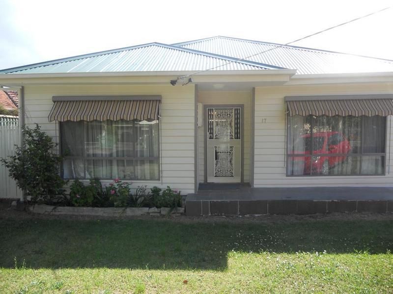 4 bedrooms House in 17 Monteith Street ALTONA NORTH VIC, 3025