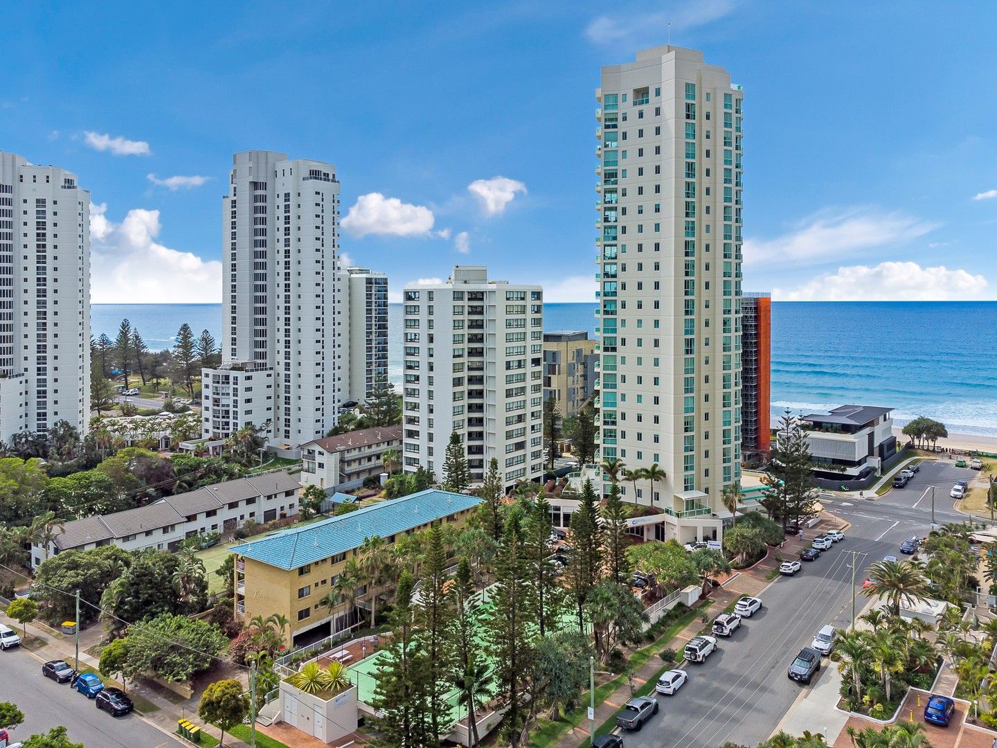 1 bedrooms Apartment / Unit / Flat in 8/5 Woodroffe Avenue MAIN BEACH QLD, 4217