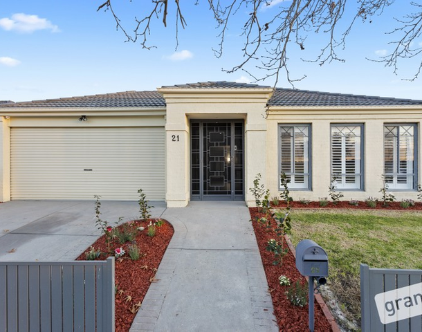 21 St Georges Road, Narre Warren South VIC 3805