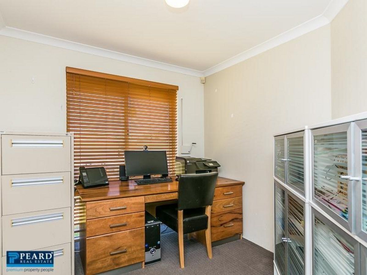 8 Imari Retreat, Mindarie WA 6030, Image 2