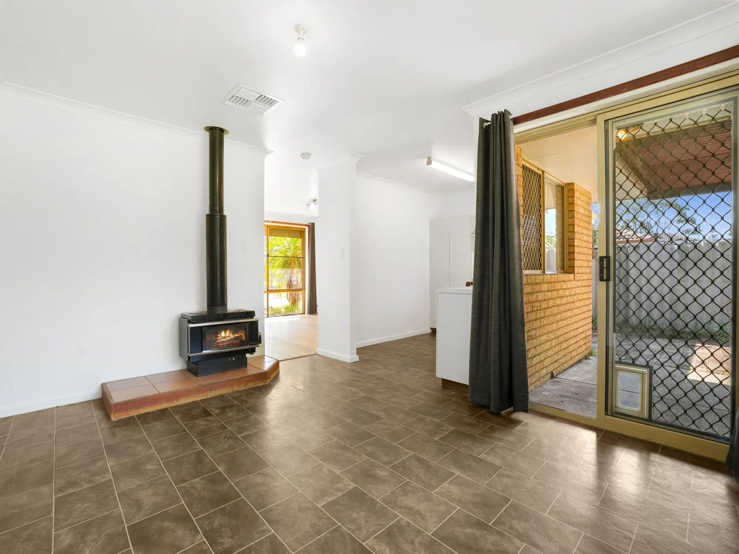 Additional image 12 of 14 Revesby Place, Coodanup WA 6210