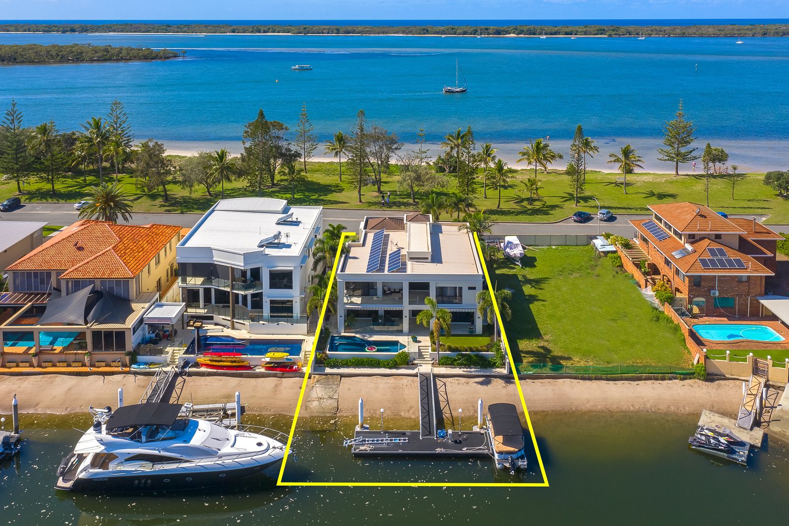 44 Shearwater Esplanade, Runaway Bay Property History & Address