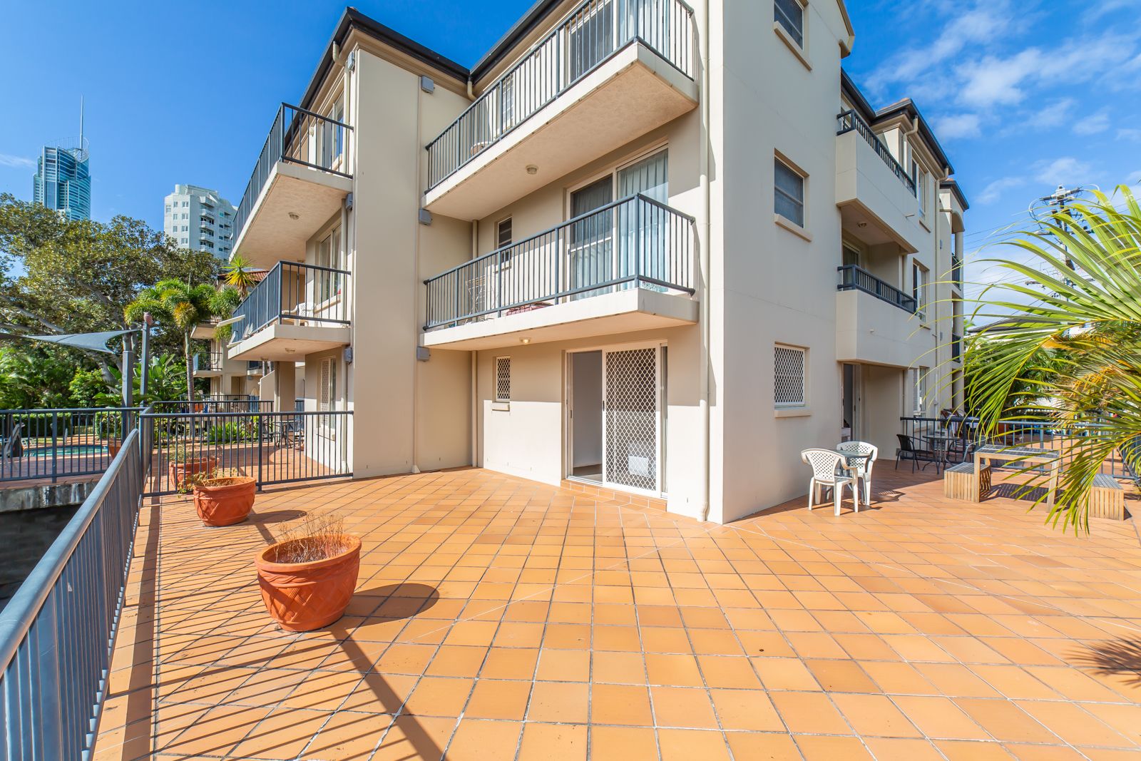 4 3 Sunset Boulevard Surfers Paradise Qld 4217 Domain