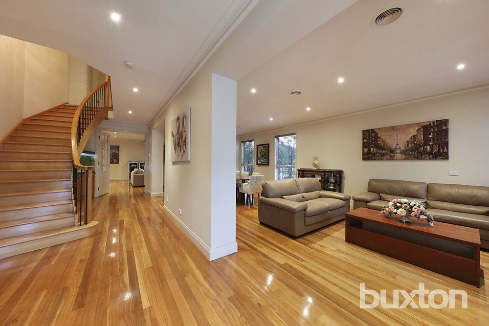 2 Mulsanne Lane, Bentleigh East VIC 3165, Image 2