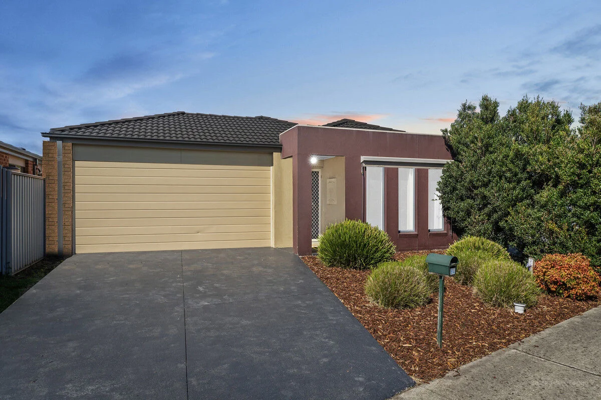 84 Henry Road, Pakenham VIC 3810