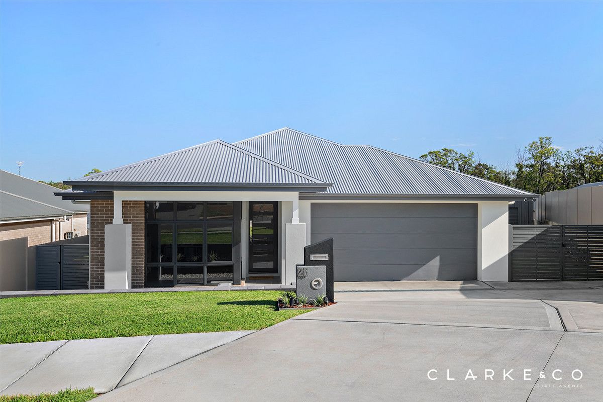 4 bedrooms House in 25 Brooker Drive NORTH ROTHBURY NSW, 2335