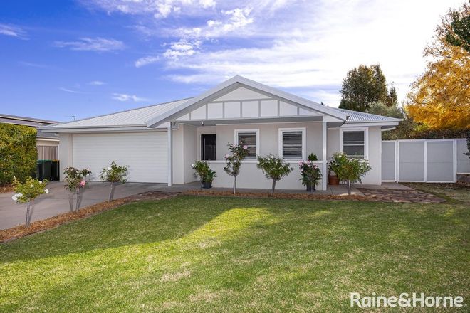 Picture of 53 Messenger Avenue, BOOROOMA NSW 2650