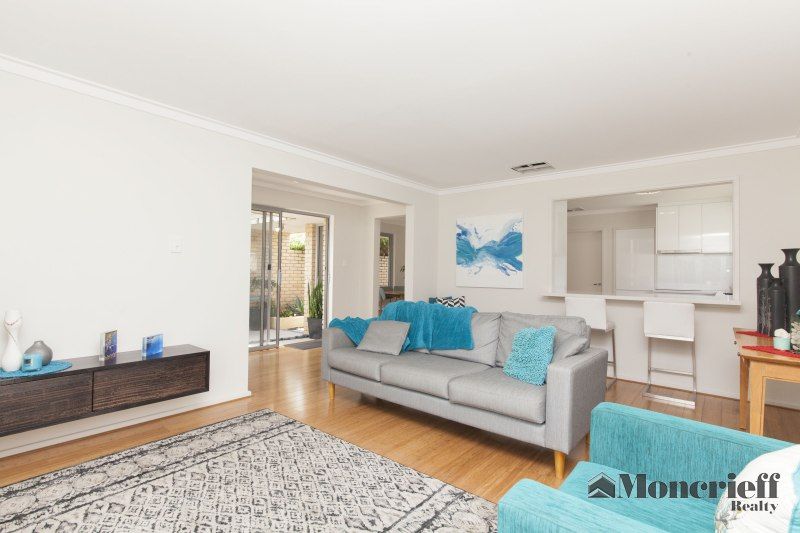 27a Warragoon Crescent, Attadale WA 6156, Image 2