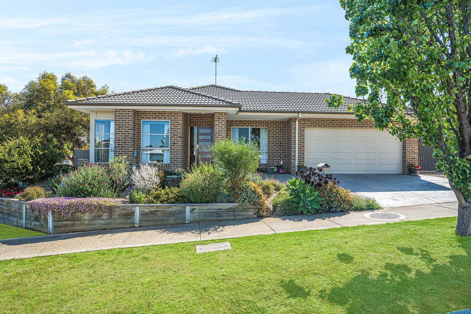 35 Willowbrae Way, Bannockburn VIC 3331, Image 0