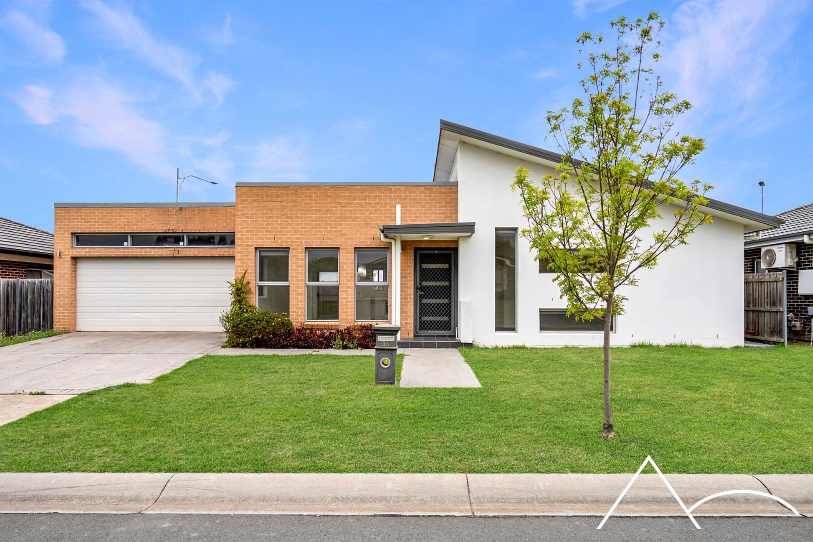 3 bedrooms House in 36 Marshall Avenue SPRING FARM NSW, 2570