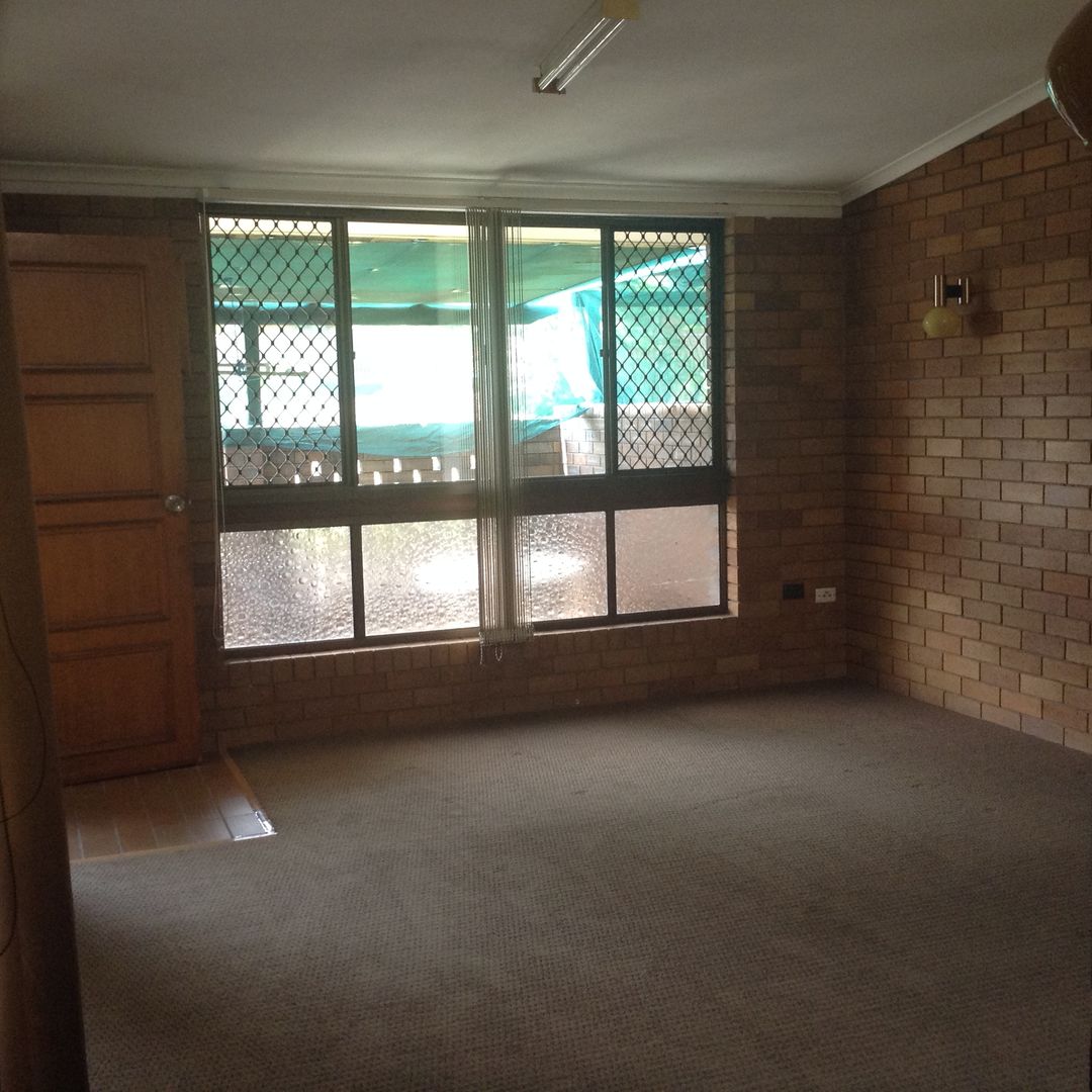 Unit 2/14 Lower King St, Caboolture QLD 4510 Apartment For Rent