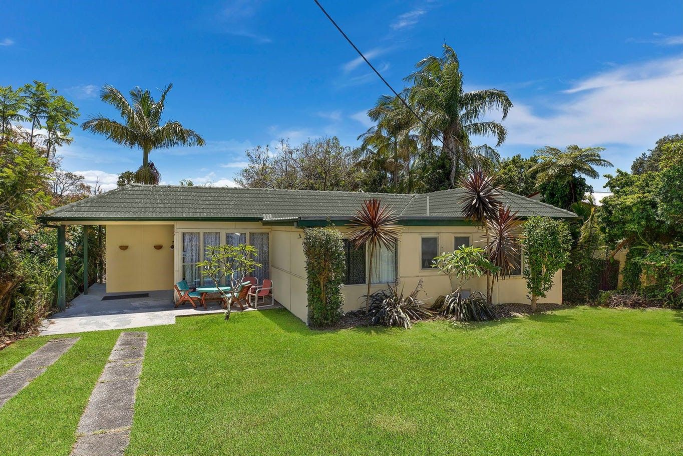 4 bedrooms House in 23 Grove Road WAMBERAL NSW, 2260