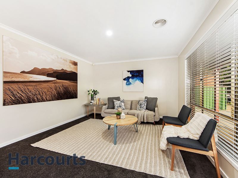 32 Roycroft Avenue, Burnside VIC 3023, Image 2