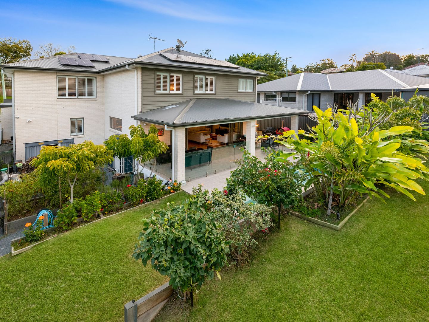 6 Sapphire Street, Holland Park QLD 4121 Domain