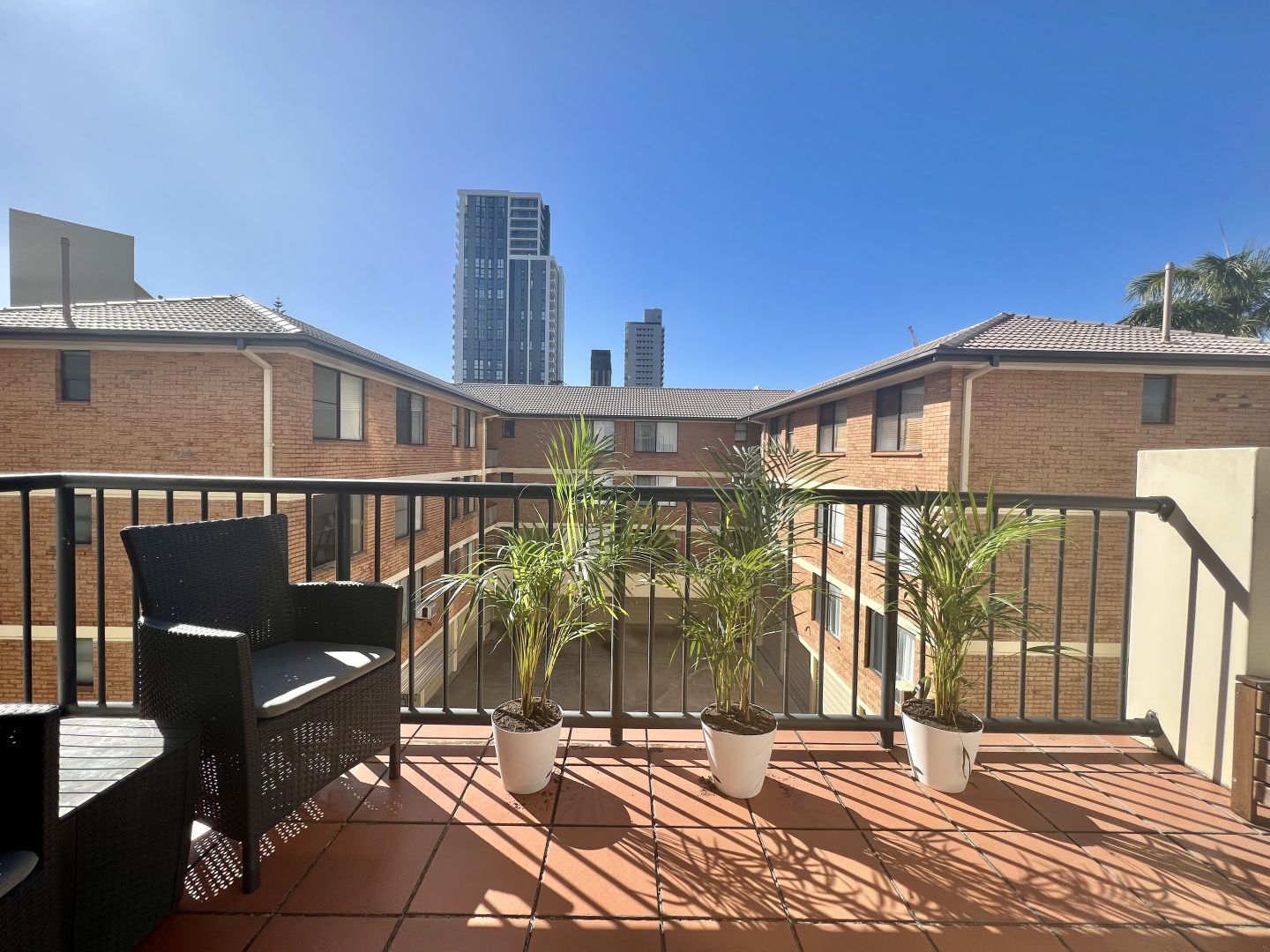 7/35 Britannia Avenue, Broadbeach QLD 4218, Image 2