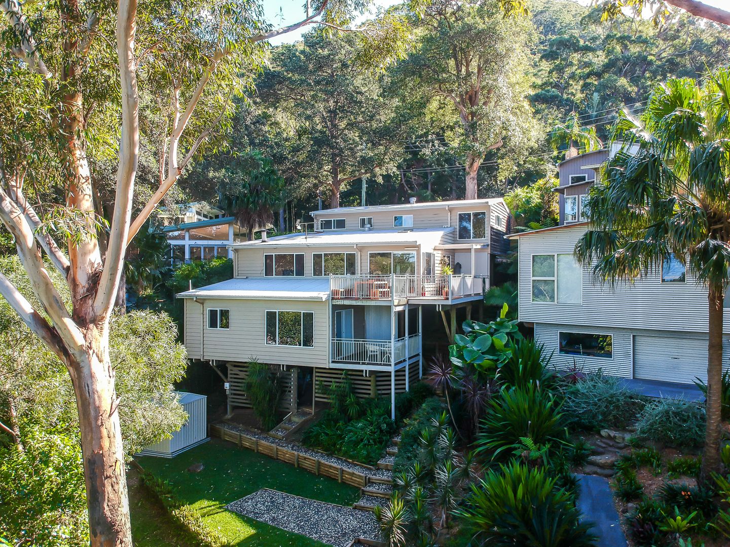 4 bedrooms House in 9 Railway Crescent STANWELL PARK NSW, 2508