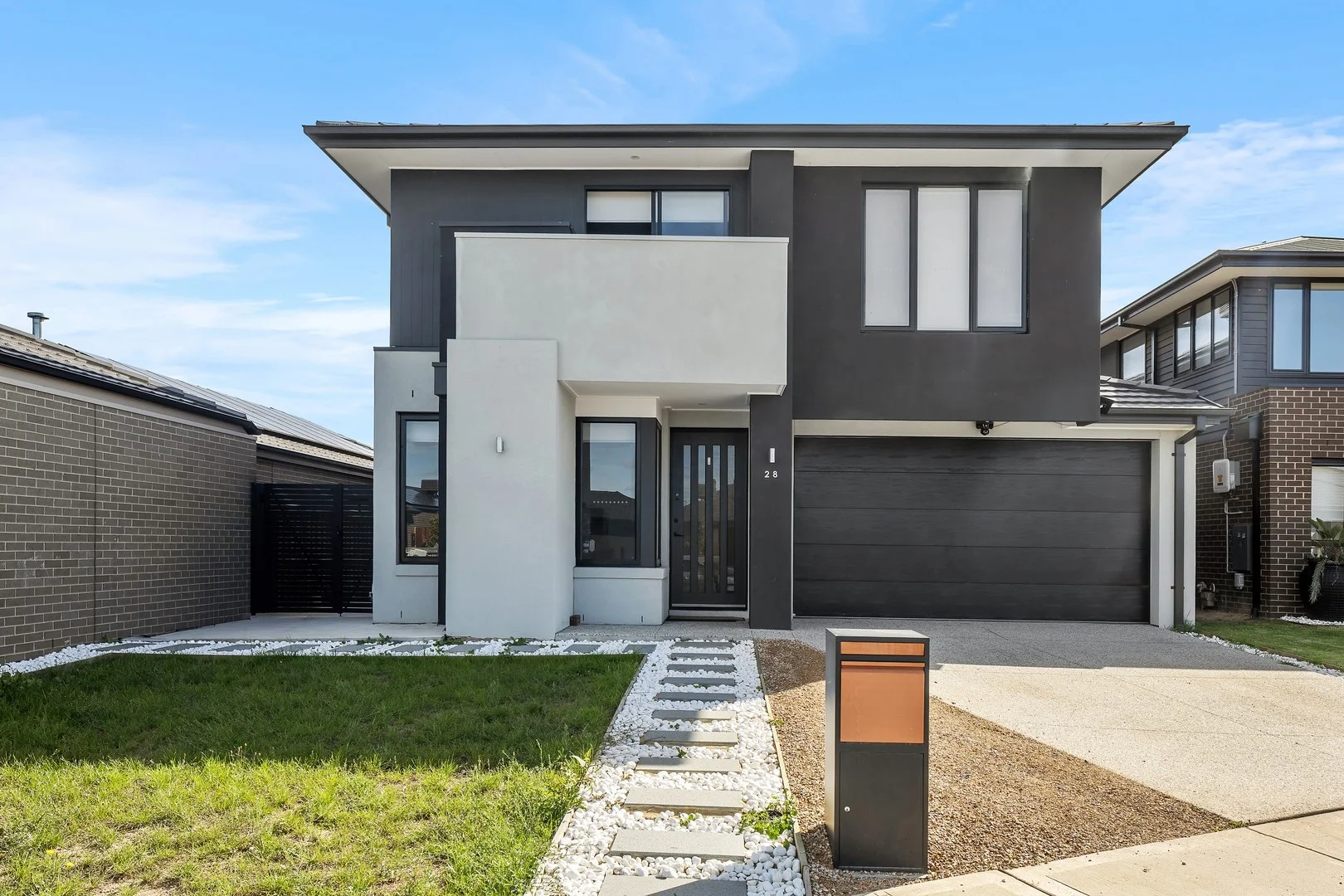 28 Patrobas Loop, Cranbourne East VIC 3977