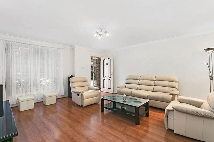 10/2 Calabro Avenue, LURNEA NSW 2170, Image 2