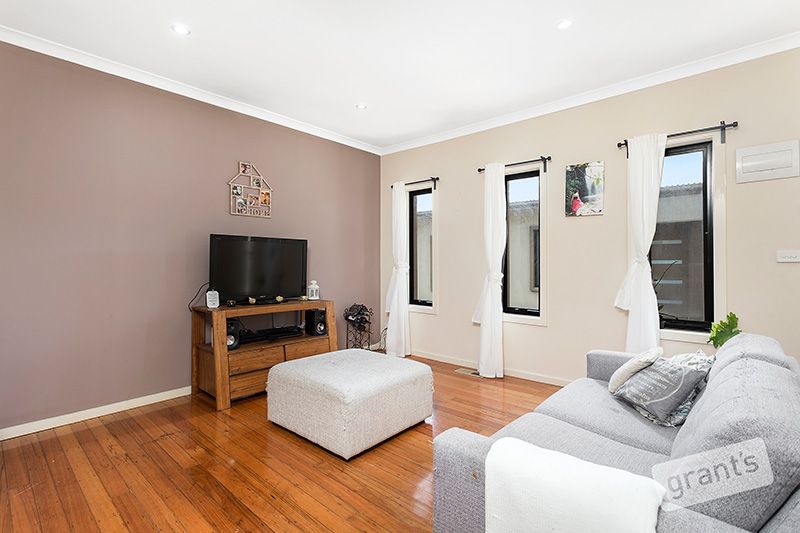 2/17-19 Hampton Drive, Hampton Park VIC 3976, Image 1