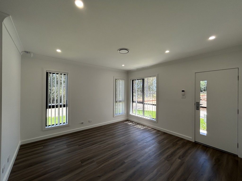 5 bedrooms House in 35 McClelland Street ROUSE HILL NSW, 2155