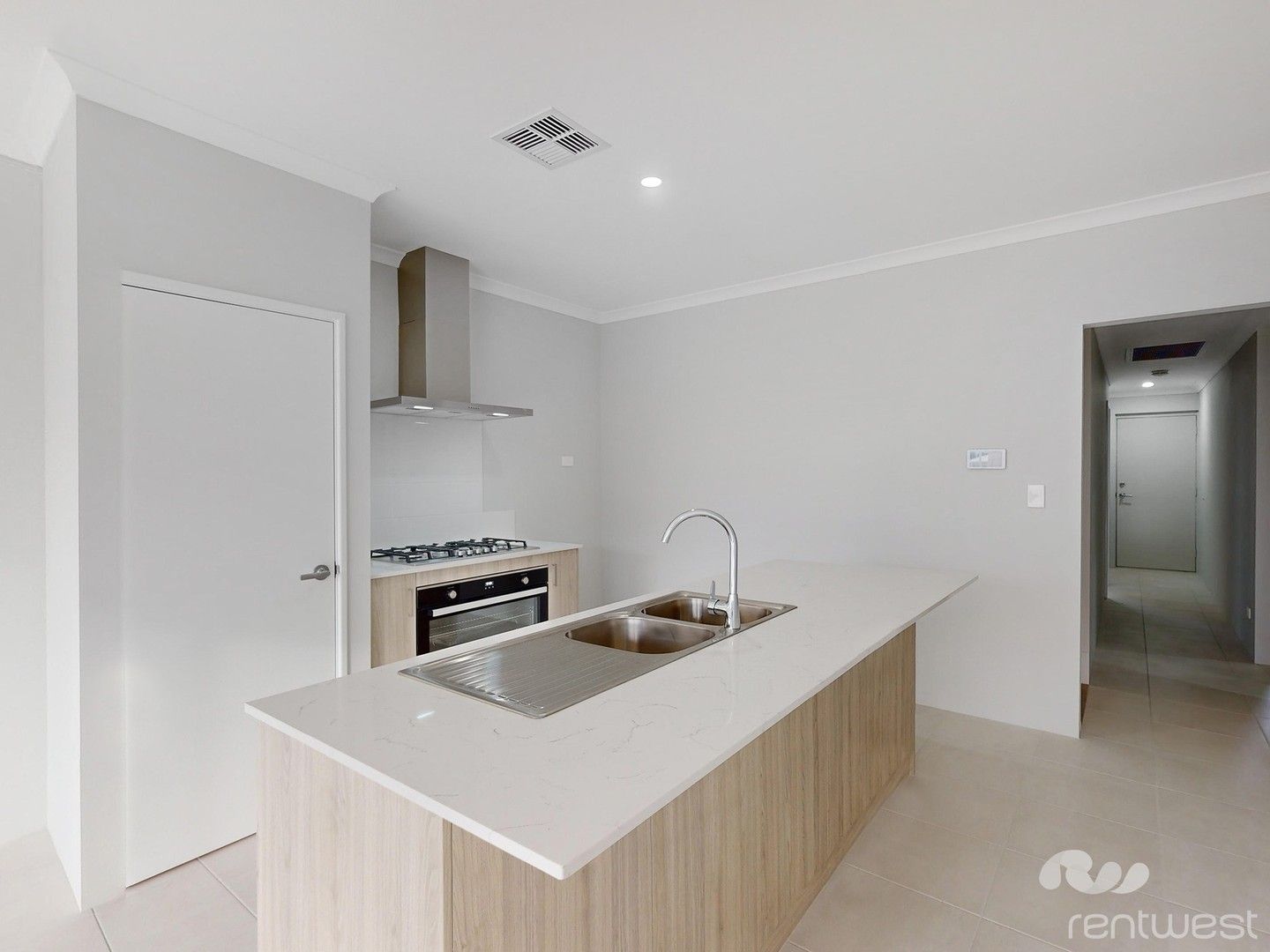 3 bedrooms House in 9 Piazza Link ALKIMOS WA, 6038