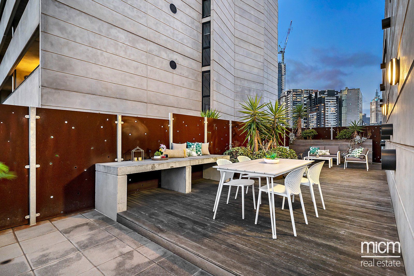 2 bedrooms Apartment / Unit / Flat in 912/152 Sturt Street SOUTHBANK VIC, 3006
