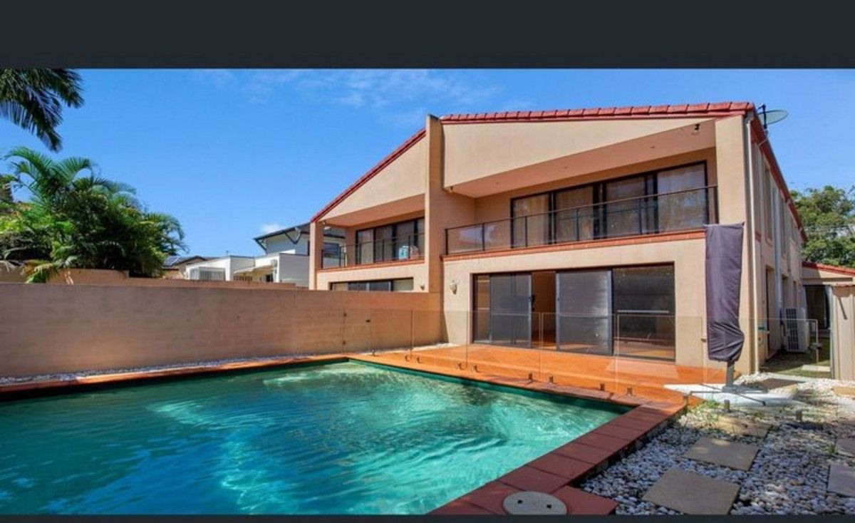 2/47 Winchester Street, Southport QLD 4215 Duplex For Rent Domain