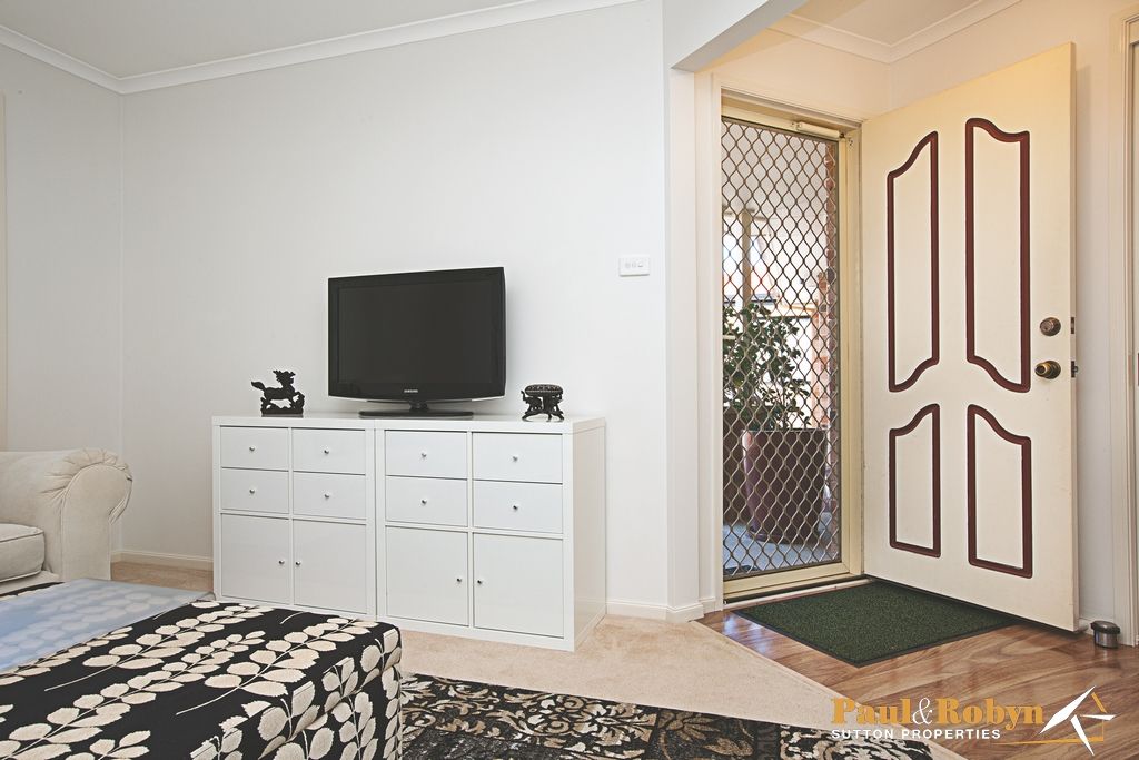 97 Thomas Royal Gardens, Queanbeyan East NSW 2620, Image 2