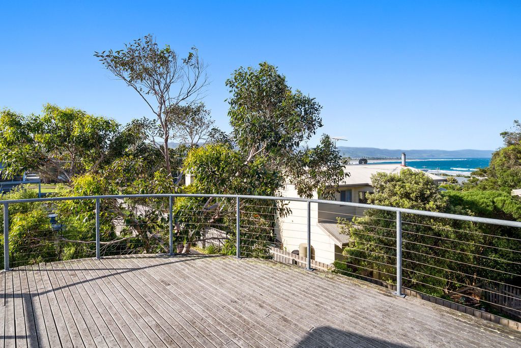 2/11 Great Ocean Road, Marengo VIC 3233, Image 2