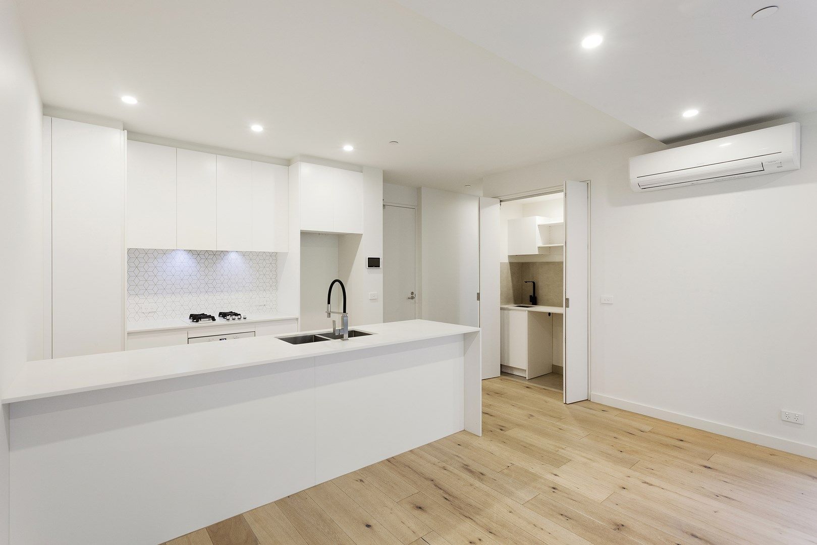 2 bedrooms Apartment / Unit / Flat in G05/323 Neerim Road CARNEGIE VIC, 3163