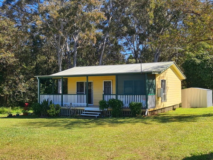 15 LONICERA, Macleay Island QLD 4184, Image 0