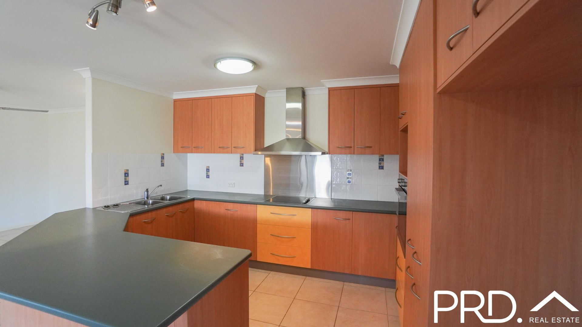 6 Warren Place, Bargara QLD 4670, Image 2