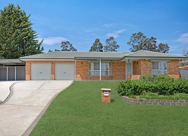 54 Downes Crescent, Currans Hill NSW 2567