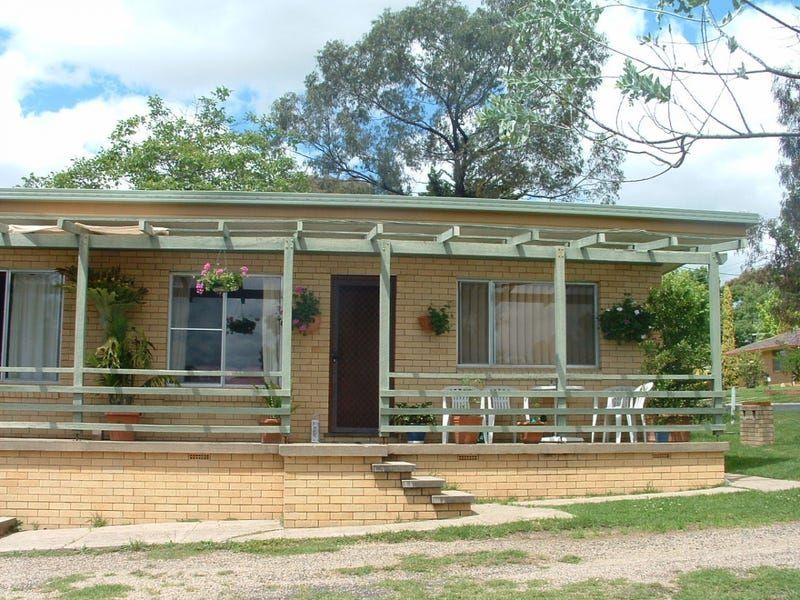 2 bedrooms Apartment / Unit / Flat in 1/3 Hawke Street ARMIDALE NSW, 2350