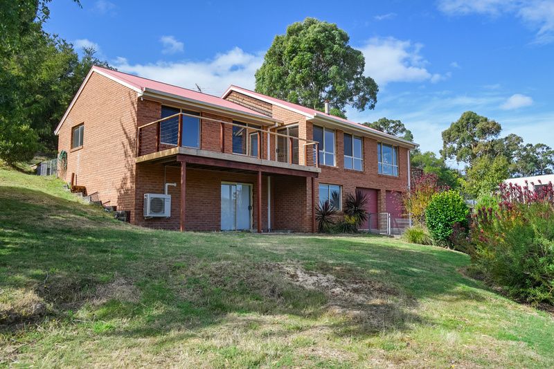 4 bedrooms House in 19 Nottingham Court LINDISFARNE TAS, 7015