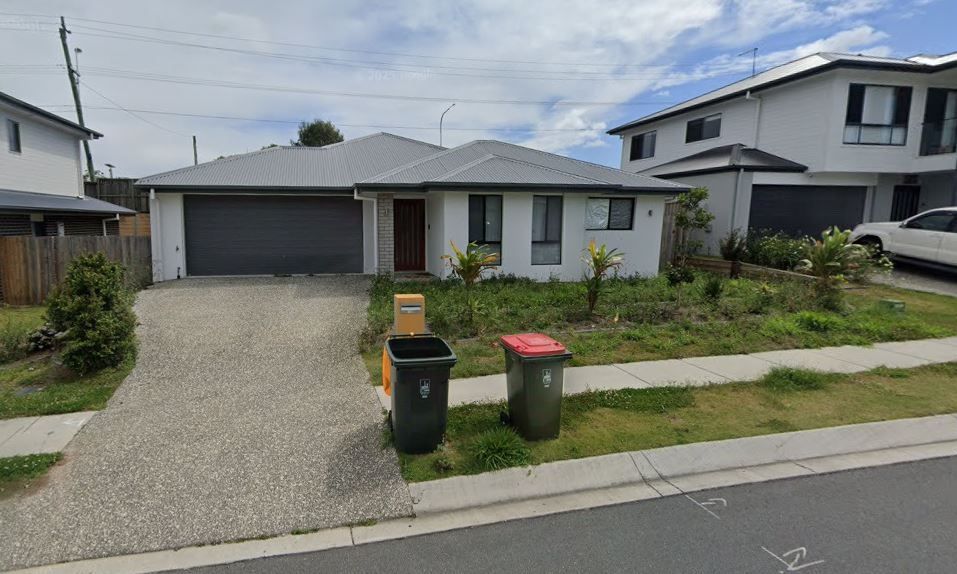 4 bedrooms House in 16 Turtle Place KARAWATHA QLD, 4117