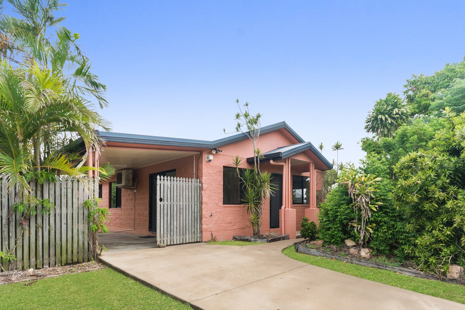 2 Dane Close, Burdell QLD 4818, Image 0