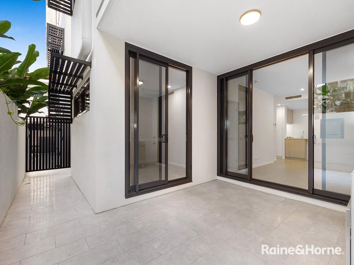 2 bedrooms Apartment / Unit / Flat in 205/9 Austral Street ST LUCIA QLD, 4067
