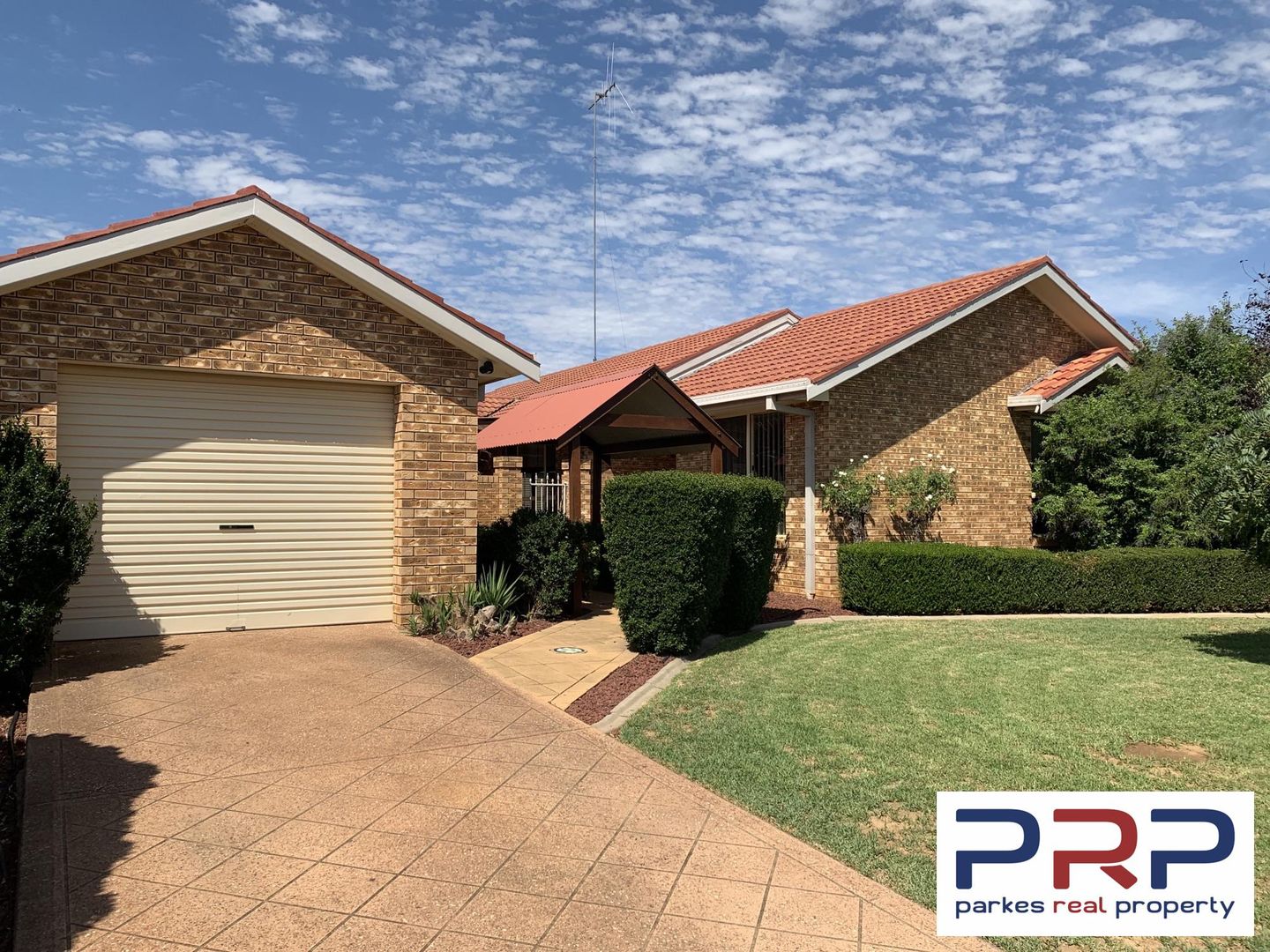 27 Paterson Street, Parkes NSW 2870 Domain