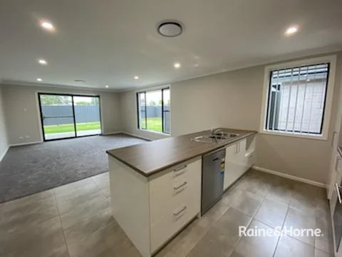 Additional image 5 of 12 Vincent Avenue, Goulburn NSW 2580