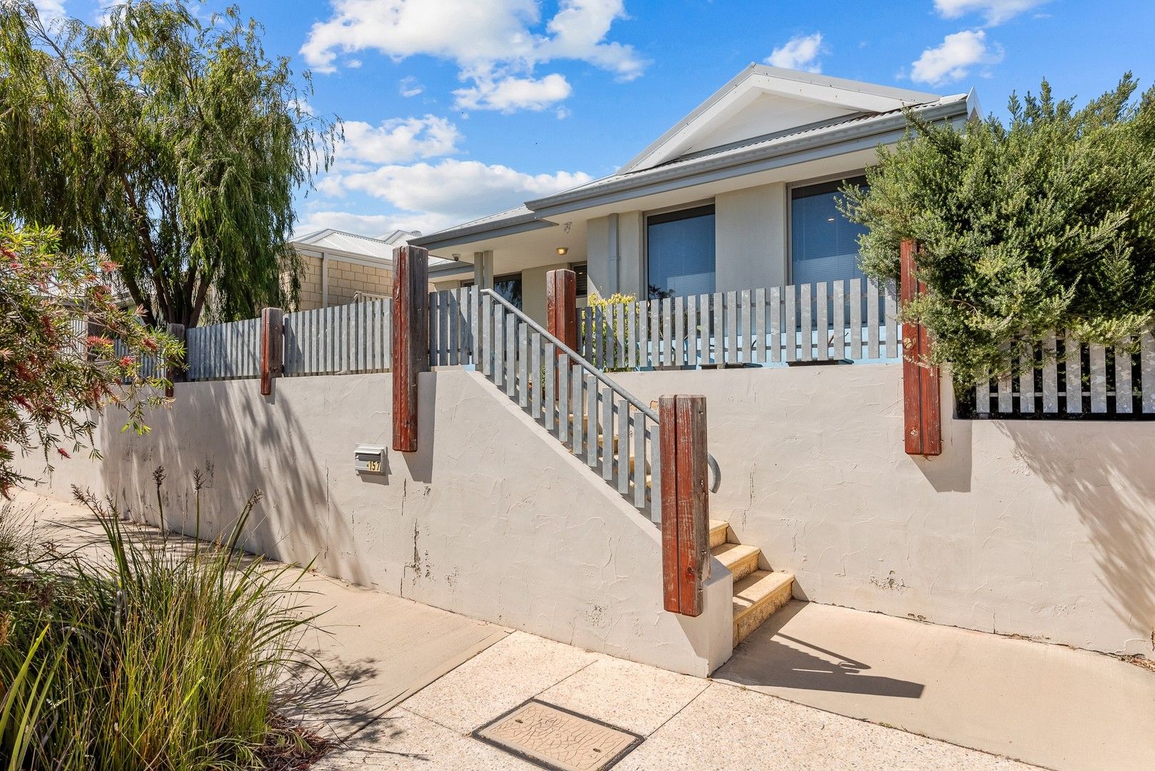 4 bedrooms House in 157 Shorehaven Boulevard ALKIMOS WA, 6038