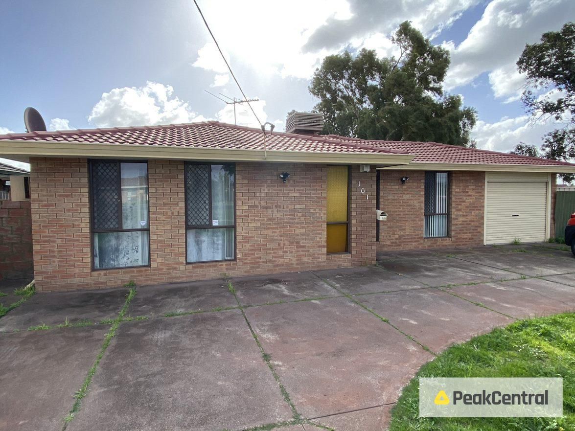 3 bedrooms House in 101 Yale Road THORNLIE WA, 6108