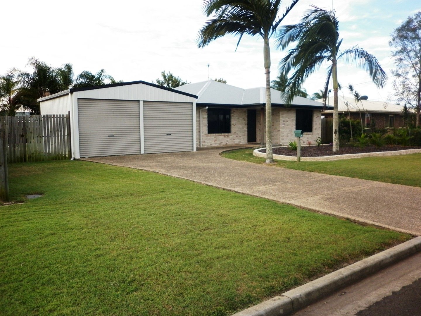 3 bedrooms House in 38 Paradise Avenue THABEBAN QLD, 4670