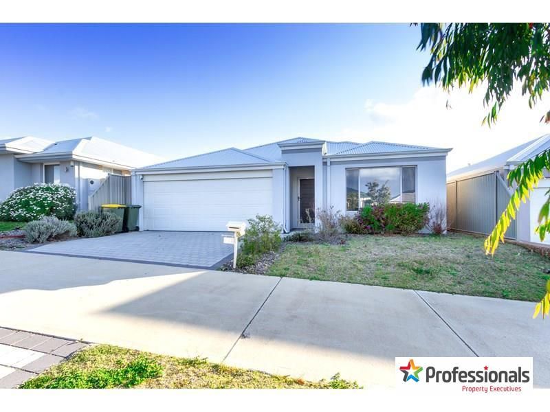 4 bedrooms House in 121 Honeywood Avenue WANDI WA, 6167